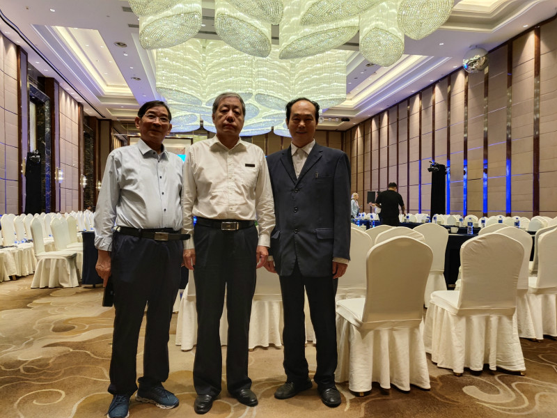 湖南奔驥環保能源科技有限責任公司,環保設備設計,垃圾處理設備,廢輪胎處理設備 湖南奔驥環保能源科技有限責任公司,環保設備設計,垃圾處理設備,廢輪胎處理設備